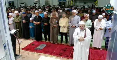 سفير دولة التلاوة في ماليزيا الشيخ المراغي يقرأ ما تيسر من آيات الله في فيديو مؤثر