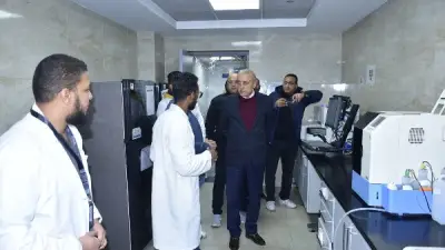 محافظ الأقصر يتفقد مستشفى الكرنك الدولي ليلاً ويشيد بحصول المعمل على شهادة الأيزو