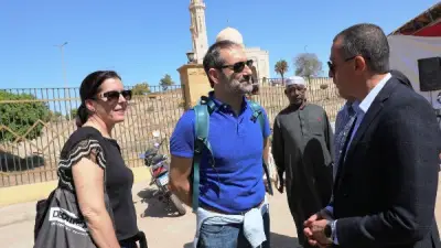 محافظ أسوان يشرف على تطوير مسجد الطابية ومتابعة مشروعات حياة كريمة وجولات مفاجئة