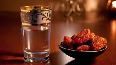 استشاري تغذية يحذر من مخاطر كسر الصيام الخاطئ ويقدم نصائح ذهبية لصحة أفضل في رمضان