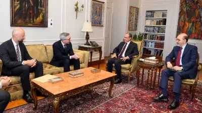 وزير الخارجية يؤكد اهتمام الحكومة بتمكين القطاع الخاص وجذب الاستثمارات الأجنبية