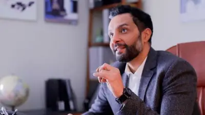 وائل عبد العزيز يثني على المواهب الجديدة: مصطفى غريب يثير الضحك بتلقائيته