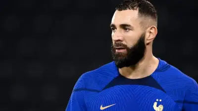 إصابة بنزيما تهدد خط هجوم الهلال قبل المواجهات الحاسمة.. كيف سيواجه الزعيم الأزمة؟