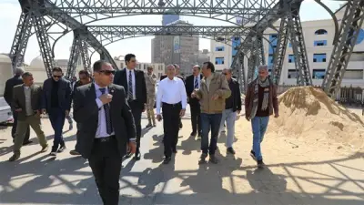 محافظ القاهرة يوجه بإزالة إشغالات أرصفة كوبري الليمون لضمان حق المواطنين في السير