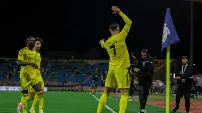 جدل في الدوري السعودي: احتفال رونالدو بكرة السلة يثير تساؤلات حول استفزاز نيفيز