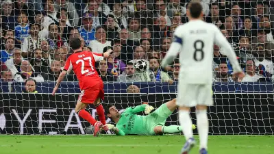 أسينسيو يخطئ في الدفاع ويهدي بنفيكا هدفًا غريبًا في دوري الأبطال