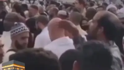 توقف مؤقت للطواف بالحرم المكي بسبب الزحام الشديد وارتفاع أعداد المعتمرين