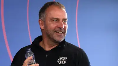 فليك يحذر من نيوكاسل في دوري الأبطال ويتحدث عن إصابة دي يونج قبل مواجهة فياريال