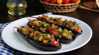 وصفات رمضانية شهية: طريقة عمل الباذنجان المخلل والمتبل على المائدة