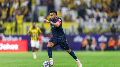 جدل في الديربي السعودي: سالم الدوسري يرفض شارة قيادة الهلال بعد دخوله كبديل