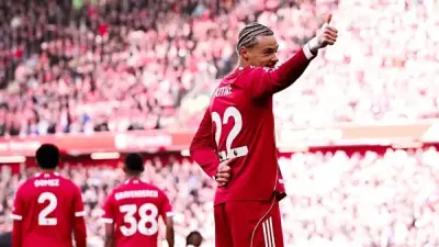 ليفربول يهزم وست هام بثلاثية نظيفة في الشوط الأول من الدوري الإنجليزي