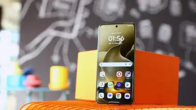 موتورولا تطلق هاتف Signature الرائد بمواصفات قوية وتصميم متين لمنافسة الفئة العليا