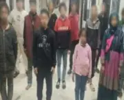 ضبط 6 أشخاص لاستغلال 17 طفلاً في التسول بالشارع العام