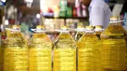 ارتفاع صاروخي في أسعار الزيوت النباتية قبل رمضان يضغط على جيوب المصريين