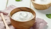 طريقة عمل الزبادي البيتي: تحضير صحي لسحور رمضان بخطوات سهلة