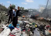 مصابان بنيران الاحتلال ومسيرات إسرائيلية في غزة تثير غضباً دولياً