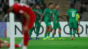 خطأ حارس شباب الأهلي دبي يهز المرمى في مواجهة أهلي جدة بدوري أبطال آسيا
