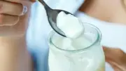 دراسة تكشف مفاجأة عن فوائد الزبادي على السحور في الصيام المتقطع