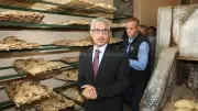 محافظ بني سويف يغير خط سيره فجأة لتفقد المخابز ويرصد مخالفات في الأوزان والاشتراطات الصحية