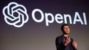 أول جهاز من جوني إيف مع OpenAI: سماعة منزلية ذكية بكاميرا قادمة في 2027