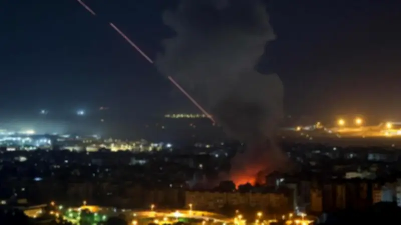 هجوم أمريكي إسرائيلي على إيران يسفر عن سقوط 12 قتيلاً و49 مصاباً في مناطق سكنية