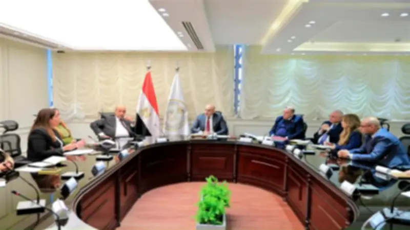 وزير التعليم يبحث تطوير 1200 مدرسة فنية وفق المعايير الدولية مع شركاء أكاديميين