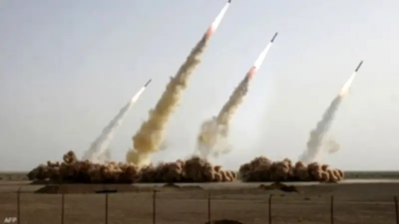 الإمارات تتصدى لهجوم إيراني: تدمير 15 صاروخاً باليستياً واعتراض 119 طائرة مسيرة