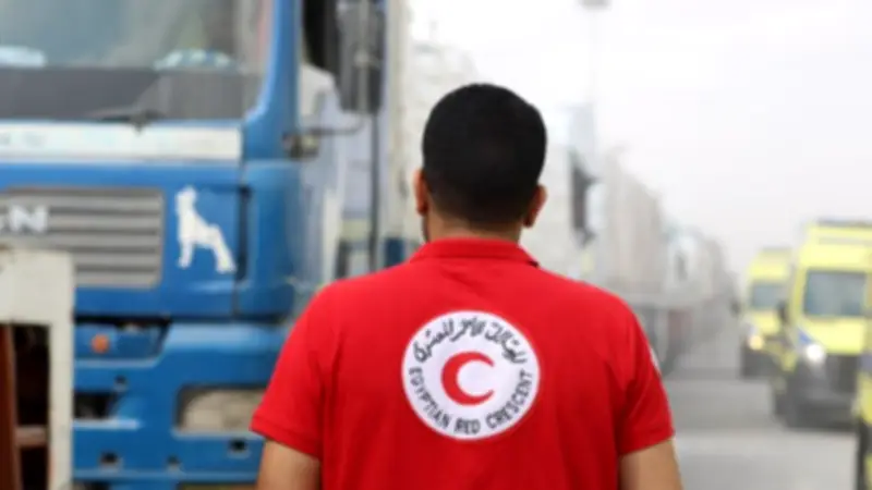 قافلة زاد العزة الـ154 تدخل غزة حاملة مساعدات إنسانية عاجلة عبر معبر كرم أبوسالم