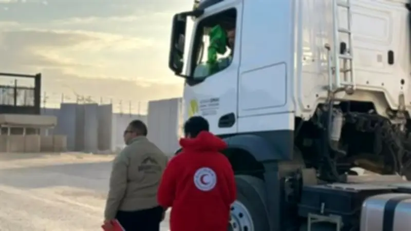 الهلال الأحمر المصري يطلق قافلة زاد العزة 156 حاملة 2760 طن مساعدات لغزة