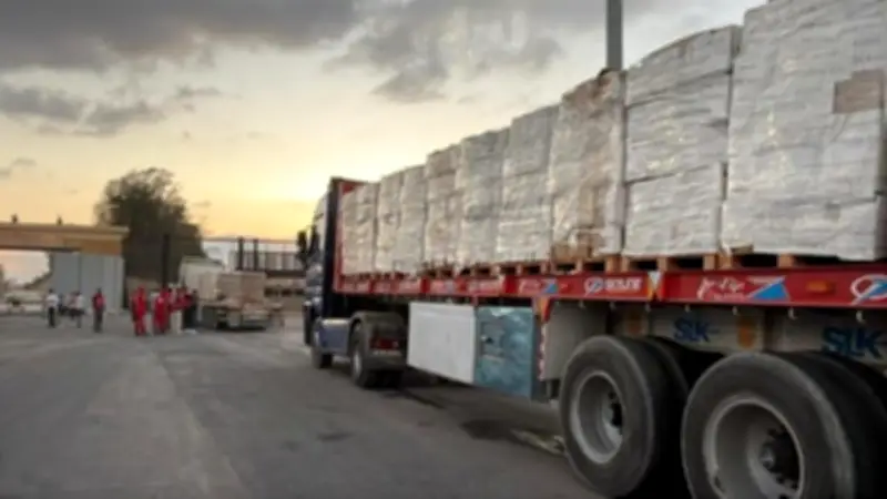 قافلة المساعدات الـ 162 'زاد العزة' تدخل غزة عبر رفح وسط جهود إنسانية متواصلة