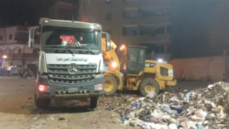 الجيزة ترفع 1800 طن مخلفات في حملات نظافة مكثفة بالعمرانية والوراق وإمبابة