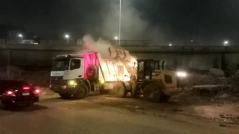 محافظة الجيزة ترفع 1900 طن من المخلفات في حملة تنظيف مكثفة بنفق المنشية بالهرم