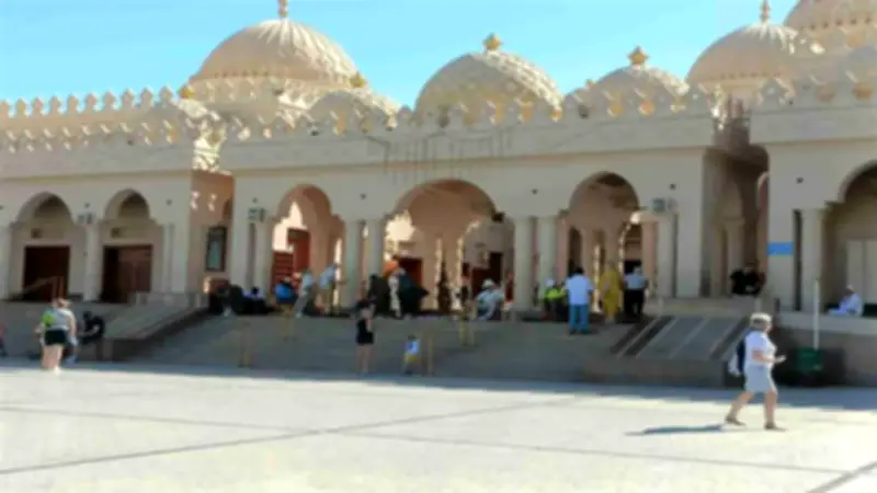 موعد أذان الفجر في مطروح اليوم الاثنين 2-3-2026: تغيير دقيقة واحدة عن الأمس