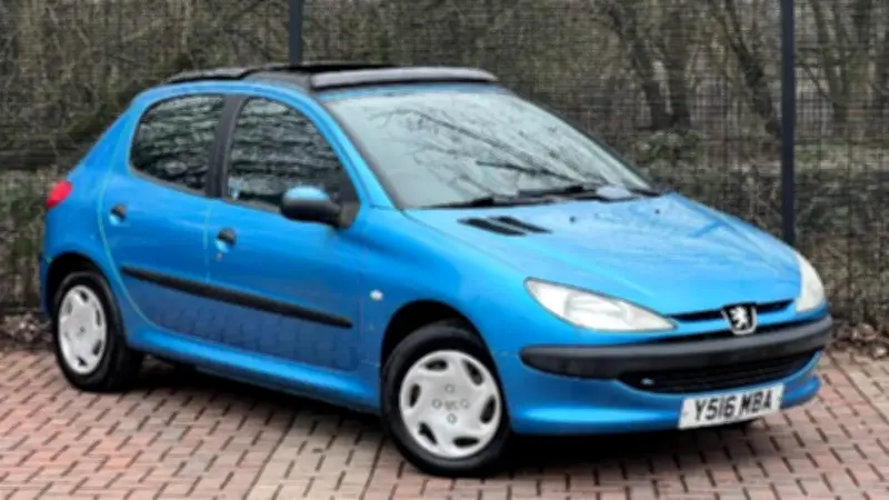سعر سيارة بيجو 206 موديل 2001 المستعملة في السوق المصري: تفاصيل وأسعار