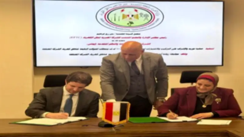 شركة الكهرباء المصرية توقع عقداً لتوريد 24 موزعاً لتعزيز الشبكة استعداداً لصيف 2026