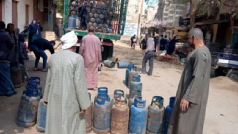 المنيا: حملات تموينية تكشف تلاعباً واسعاً وتحجز 2500 رغيف و100 أسطوانة بوتاجاز
