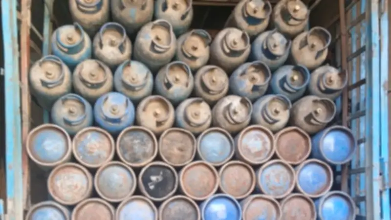 تموين قنا يضخ 28 ألف أسطوانة بوتاجاز منزلية و2000 تجارية ويضبط 250 أسطوانة في السوق السوداء