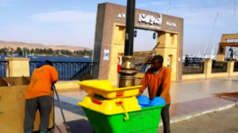 أسوان ترفع 2890 طنًا من القمامة خلال 14 يومًا في حملات نظافة مكثفة