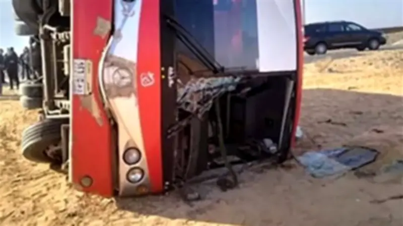 حادث مروع بالإسماعيلية: انقلاب أتوبيس يصيب 34 شخصًا وتدخل 26 سيارة إسعاف