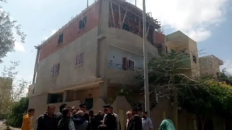 حملة موسعة بالعاشر من رمضان تزيل 35 تعدياً وتنفذ 64 قرار غلق وتشميع