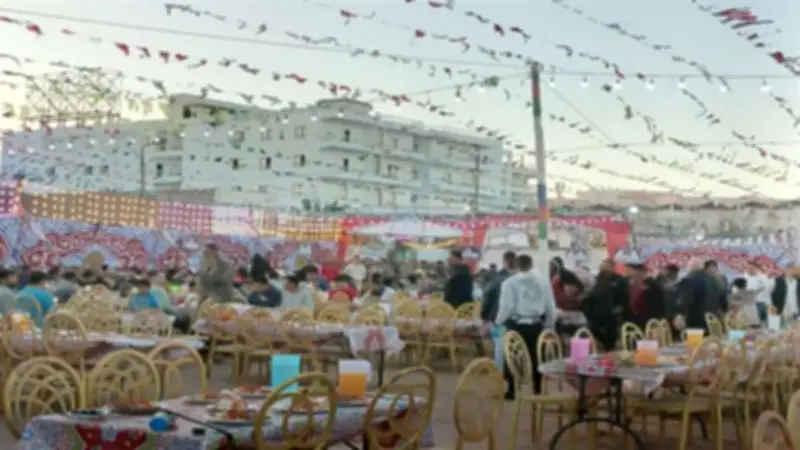 قبطي يُنظم أكبر مائدة إفطار جماعي بالغردقة تستوعب 3500 صائم في رمضان