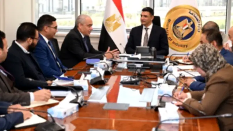 وزير الصناعة يستعرض خطة توسع العربى للأجهزة المنزلية باستثمارات 480 مليون دولار