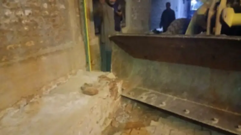 الأقصر تطلق مبادرة لتحسين المشهد الحضاري عبر طلاء 500 حاوية قمامة وتطوير الشوارع