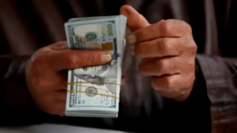 تراجع جديد لسعر الدولار أمام الجنيه في البنوك المصرية مع تسجيل 54.63 جنيها للبيع