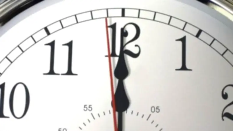تقديم الساعة 60 دقيقة رسميًا لبدء التوقيت الصيفي 2026: هل يتزامن مع عيد الفطر؟