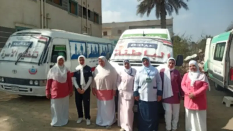 قافلة طبية ببني سويف تفحص 700 حالة وتقدم 2200 خدمة مجانية في قرية علي زيدان