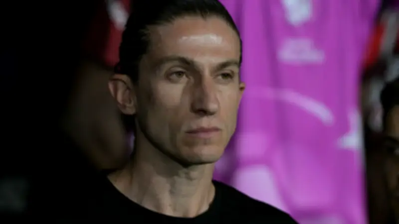 فلامنجو يطرد مدربه فيليبي لويس بعد فوز تاريخي 8-0 في نصف نهائي كاريوكا