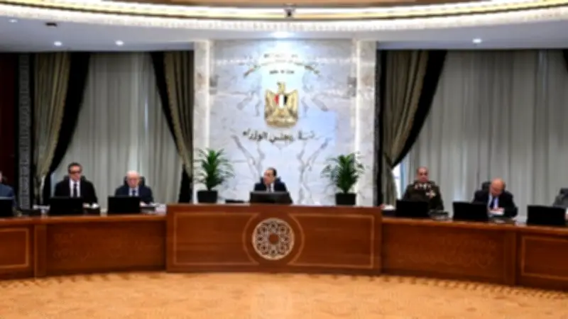 إغلاق المحال 9 مساءً والعمل عن بُعد.. 10 إجراءات حكومية لمواجهة أزمة الطاقة والغذاء