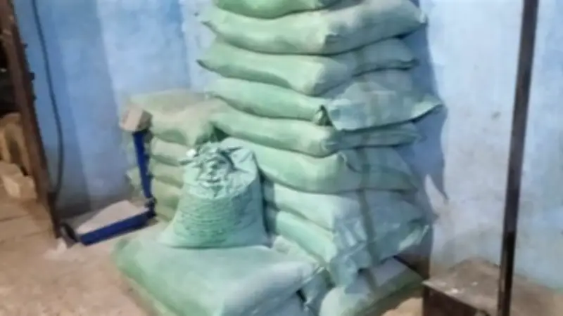 ضبط 9 أطنان دقيق مهرب و5 ملايين جنيه في قضايا اتجار غير مشروع بالنقد الأجنبي