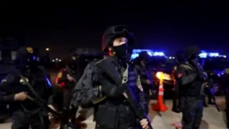 حملات أمنية مكثفة تضبط 96 سلاحًا ناريًا و16 بلطجيًا في عمليات موسعة بالمحافظات